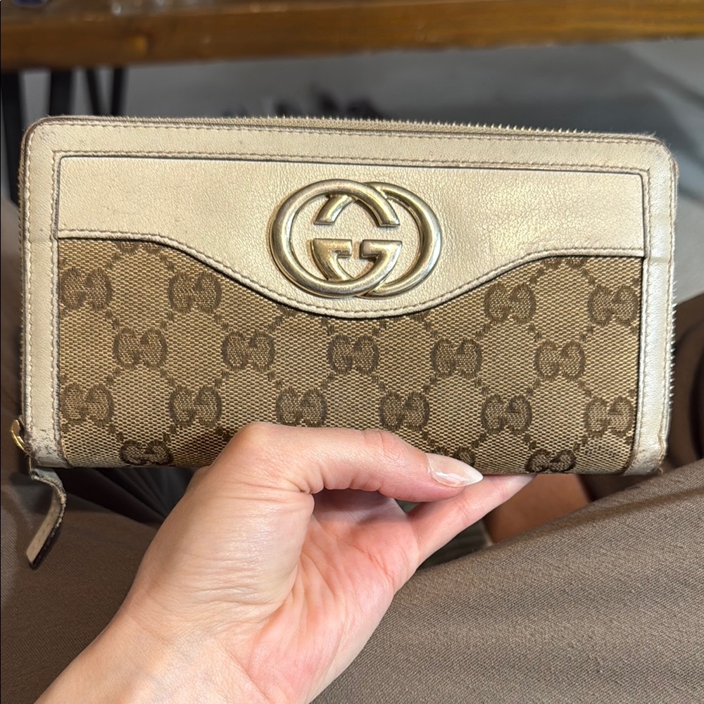 Gucci Beige and Brown Women's Wallet